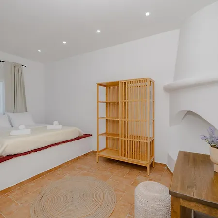 Cleopatra's Backyard Pensiune Archangelos (Rhodes)