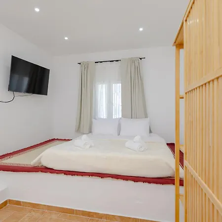 Cleopatra's Backyard