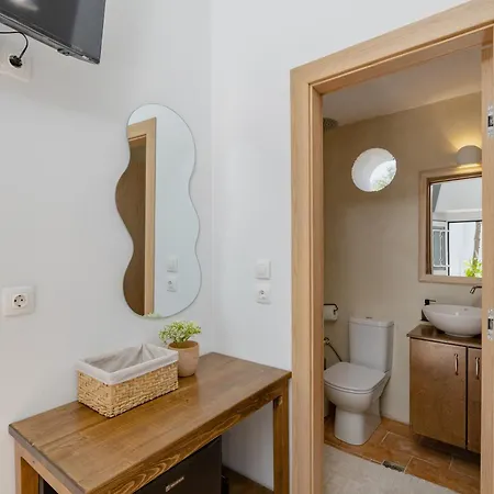 Cleopatra's Backyard 3*